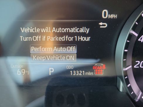 Used 2024 Toyota Highlander LE image 25