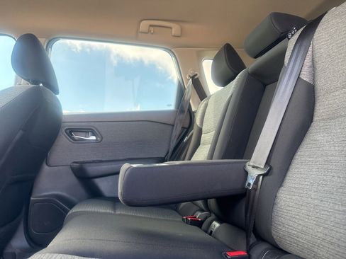 Certified 2023 Nissan Rogue SV FWD image 31
