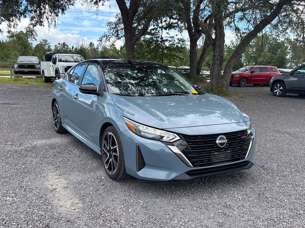 Used 2025 Nissan Sentra SR FWD image 7