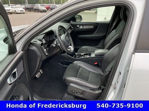 Used 2020 Volvo XC40 T5 R-Design AWD/4WD image 28