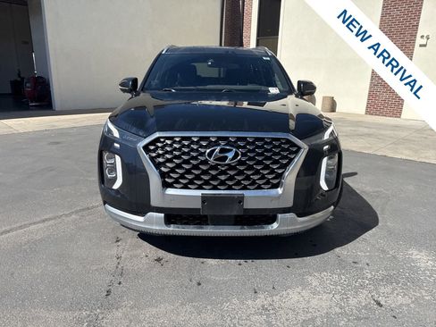 Used 2021 Hyundai Palisade Calligraphy image 2