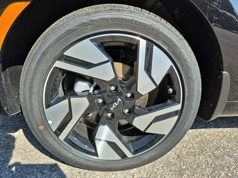 New 2025 Kia Soul GT-Line image 11