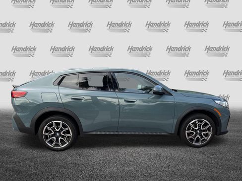 Used 2025 BMW X2 xDrive28i AWD/4WD image 11