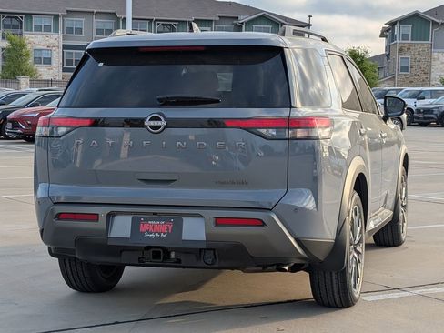 New 2026 Nissan Pathfinder Platinum FWD image 4