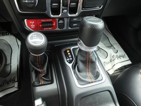 Used 2021 Jeep Gladiator Mojave AWD/4WD image 24