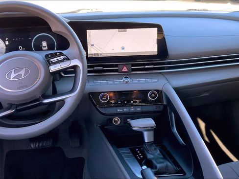 Certified 2024 Hyundai Elantra SEL image 7