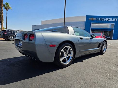 Used 2004 Chevrolet Corvette Coupe w/ Roof Package RWD image 6