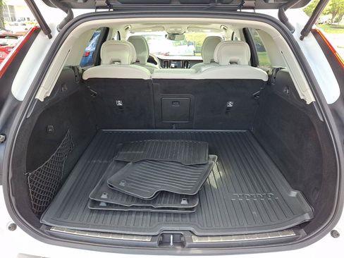 Certified 2023 Volvo XC60 B6 Ultimate w/ Climate Package AWD/4WD image 28