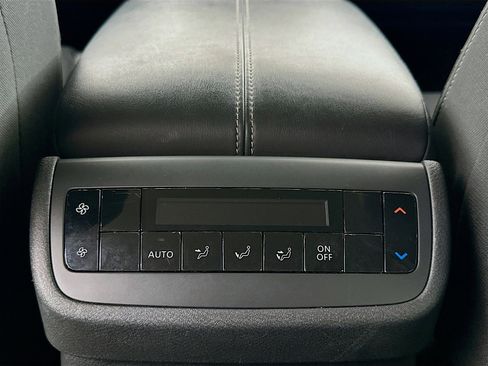 Used 2024 Nissan Pathfinder SV image 26