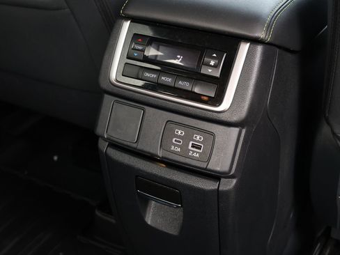 Used 2024 Subaru Ascent Onyx Edition AWD/4WD image 32