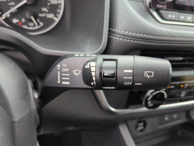 Used 2025 Nissan Rogue S FWD image 23