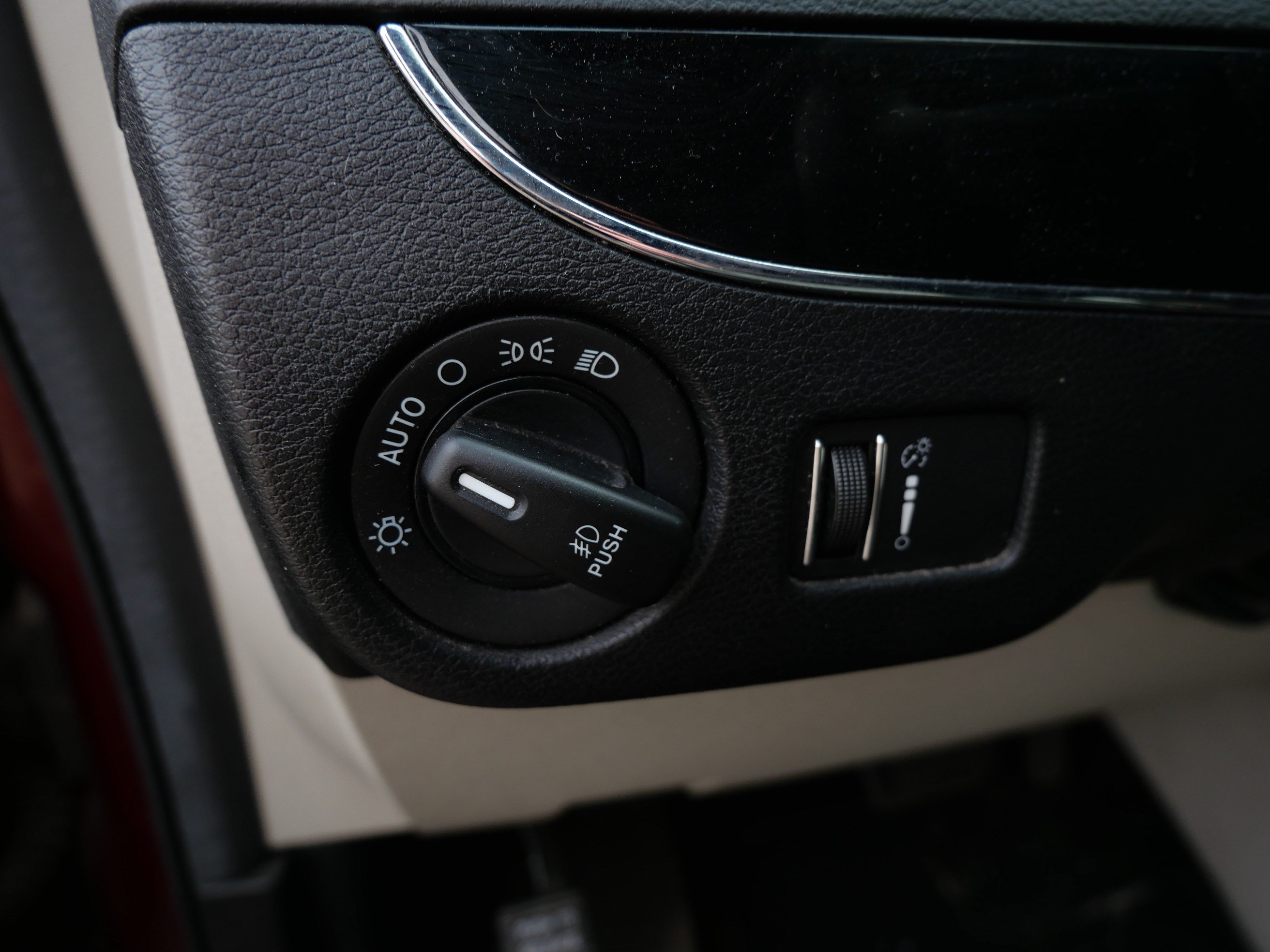 Used 2018 Dodge Grand Caravan SXT FWD image 19