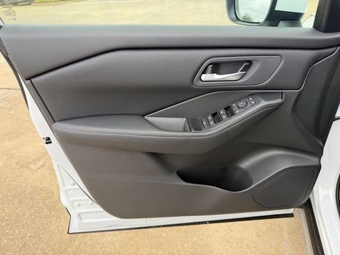 New 2026 Nissan Rogue SV FWD image 13