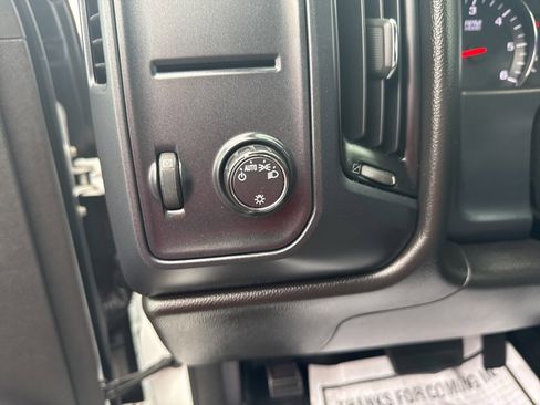 Used 2018 Chevrolet Silverado 1500 Custom w/ Custom Value Package image 22