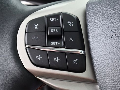 New 2025 Ford Explorer Active w/ Active Comfort Package image 33