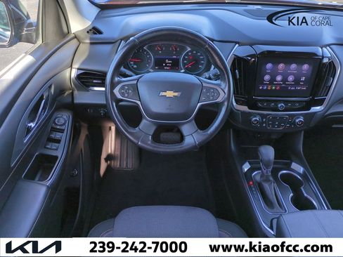 Used 2021 Chevrolet Traverse LT image 16