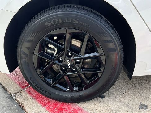 Used 2025 Kia K5 LXS image 9