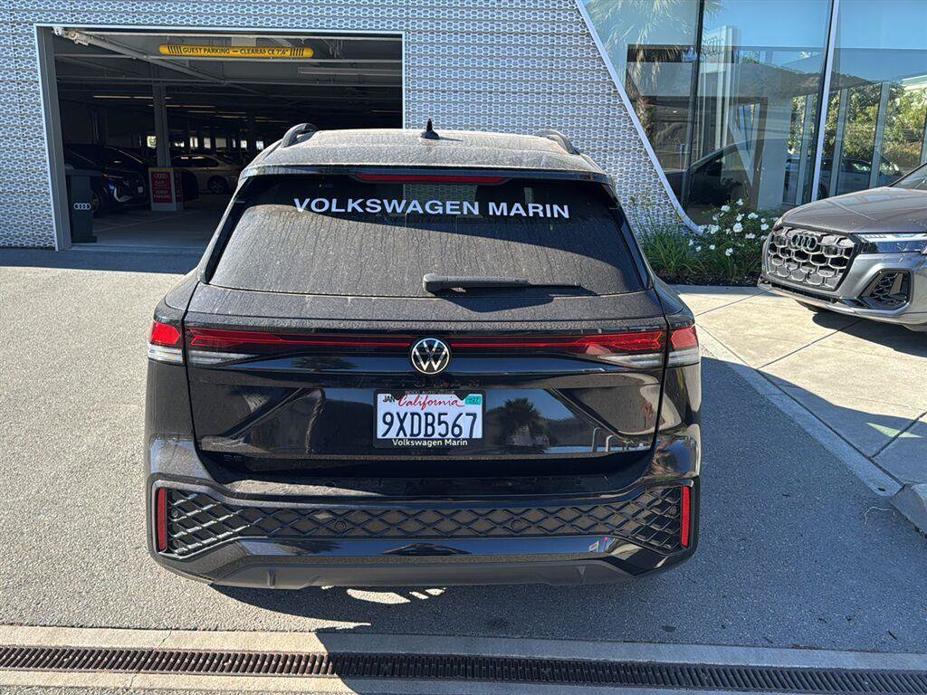 Used 2026 Volkswagen Tiguan SE R-Line FWD image 8