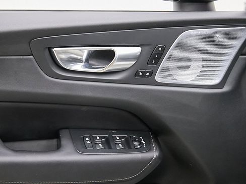 Certified 2023 Volvo XC60 B5 Ultimate image 12