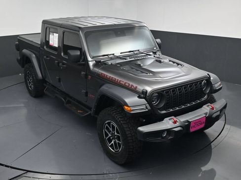 Used 2024 Jeep Gladiator Rubicon w/ Convenience Group AWD/4WD image 13