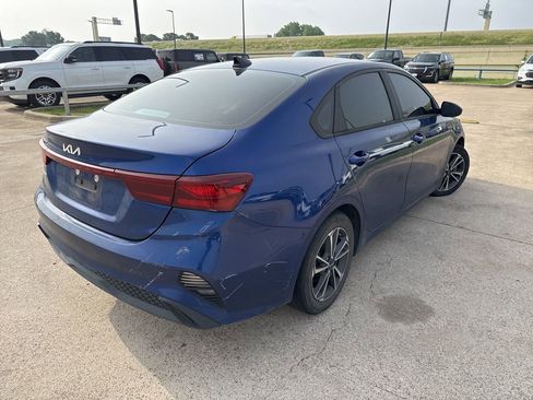 Used 2023 Kia Forte LXS FWD image 11