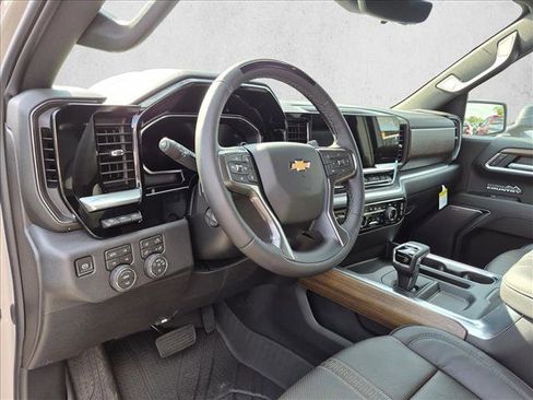 New 2026 Chevrolet Silverado 1500 High Country w/ High Country Premium Package AWD/4WD image 9