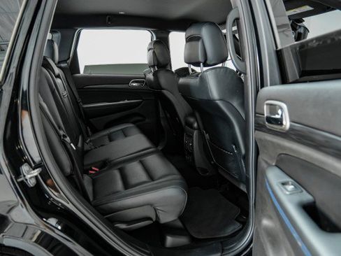 Used 2020 Jeep Grand Cherokee Laredo image 35