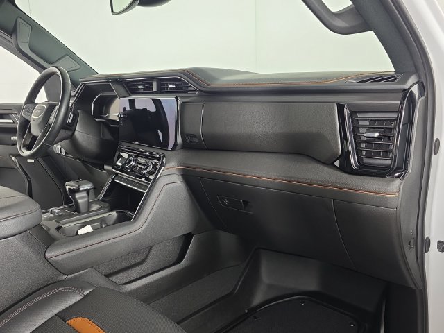 Used 2024 GMC Sierra 1500 AT4 w/ AT4 Preferred Package AWD/4WD image 33