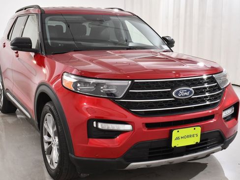 Used 2022 Ford Explorer XLT w/ Equipment Group 202A AWD/4WD image 4