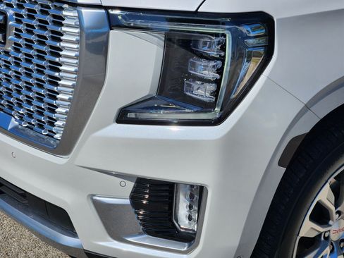 Used 2023 GMC Yukon Denali w/ Advanced Technology Package AWD/4WD image 30