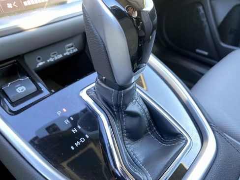 Used 2025 Subaru Outback Limited image 32