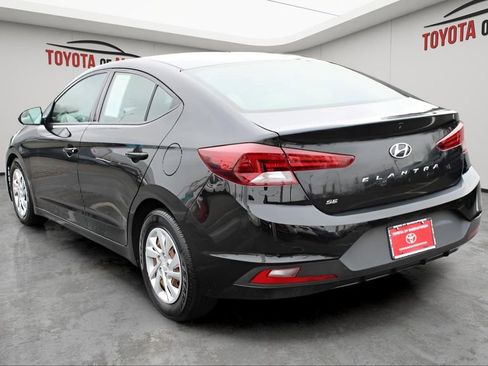 Used 2019 Hyundai Elantra SE image 3