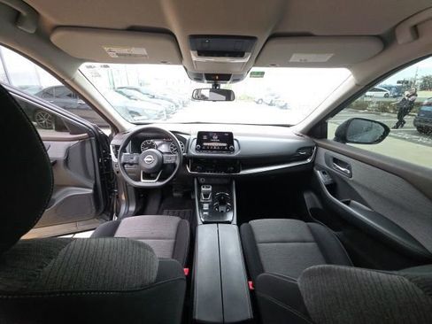 Used 2023 Nissan Rogue SV image 26