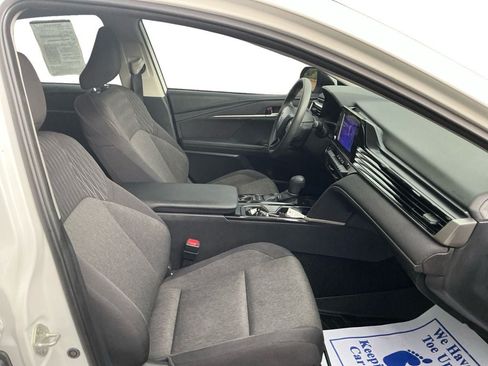 Used 2025 Toyota Camry LE FWD image 15