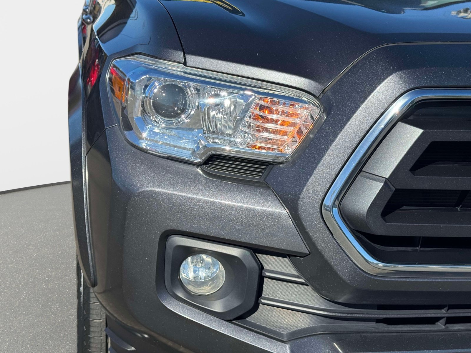 Certified 2023 Toyota Tacoma SR5 AWD/4WD image 8