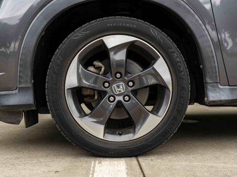 Used 2018 Honda HR-V EX image 14