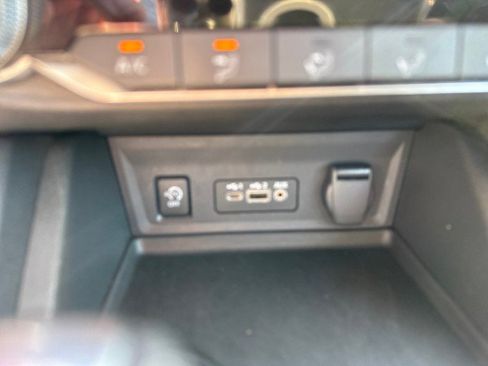 Used 2024 Nissan Sentra SV FWD image 22
