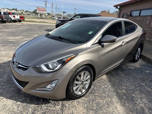 Used 2016 Hyundai Elantra SE w/ Option Group 02 image 5