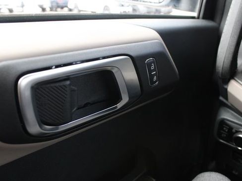 Used 2024 Ford Bronco Wildtrak image 6