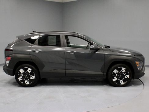 Used 2025 Hyundai Kona SEL FWD image 11