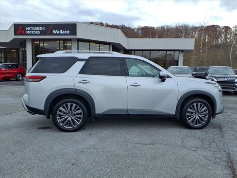 Certified 2023 Nissan Pathfinder SL w/ SL Premium Package image 16