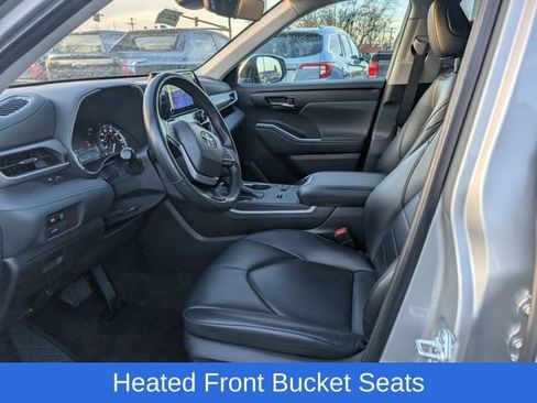 Used 2023 Toyota Highlander XLE image 14