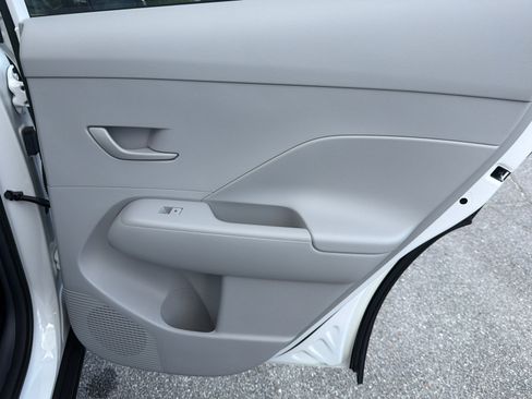 Certified 2025 Hyundai Kona SEL FWD image 17