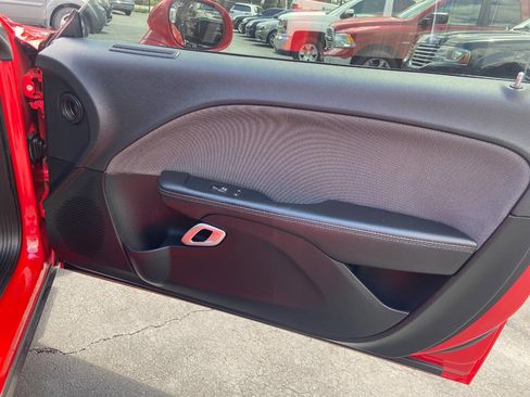 Used 2016 Dodge Challenger SXT image 19