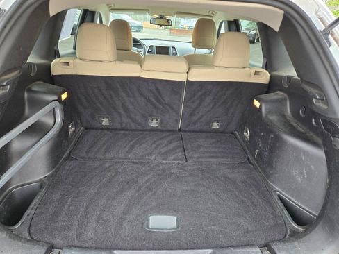 Used 2015 Jeep Cherokee Latitude w/ Cold Weather Group AWD/4WD image 26