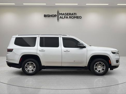 Used 2023 Jeep Wagoneer 4WD w/ Premium Group I image 15