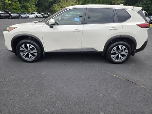 Used 2023 Nissan Rogue SV AWD/4WD image 2