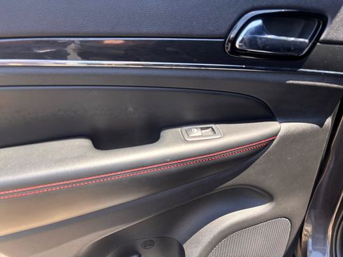 Used 2019 Jeep Grand Cherokee Trailhawk AWD/4WD image 22