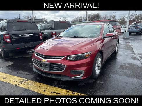 Used 2017 Chevrolet Malibu LT image 1