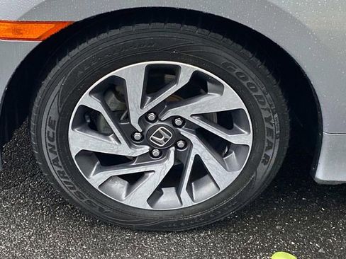 Used 2018 Honda Civic EX image 6